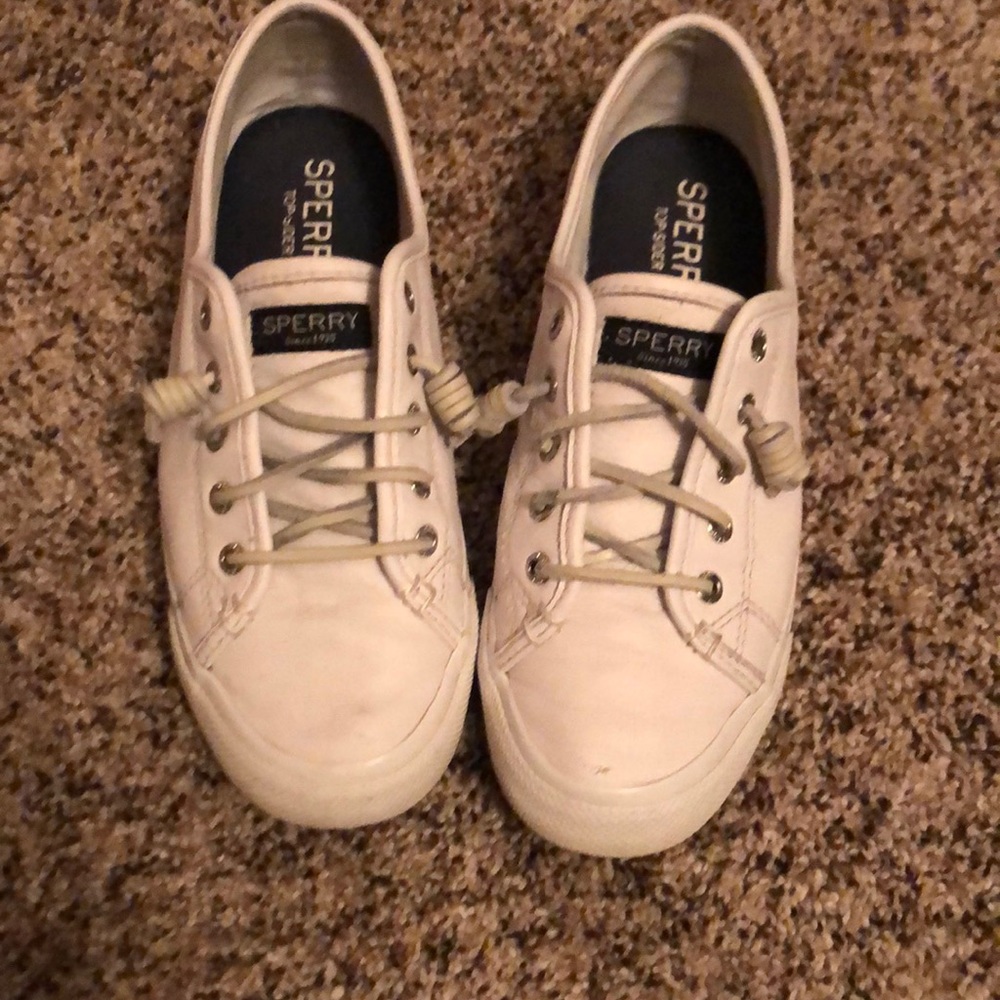 Women’s white leather Sperrys size 7